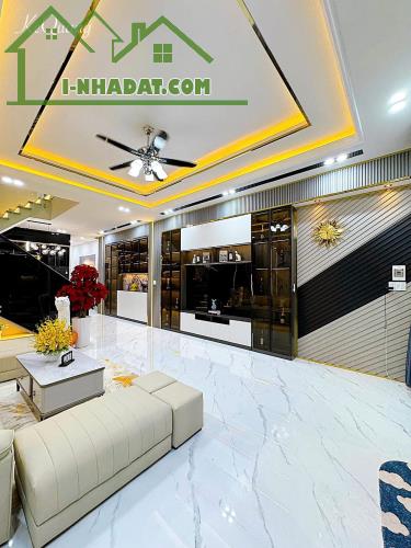 Bán nhà cho thuê 15 triệu, Lê Văn Lương, Tân Hưng, Quận 7, DT 65m2, 3.4 tỷ