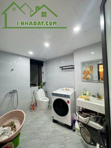 Bán nhà Long Biên 117 m2x6 tầng thang máy gara ô tô kinh doanh giá 18 tỷ 8.