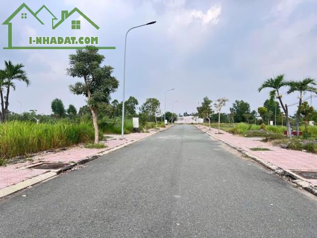 Bán lô đất ngay KDC Thị Trấn Đức Hoà, dt 85m2 giá 1ty050,shr sang tên ngay - 2