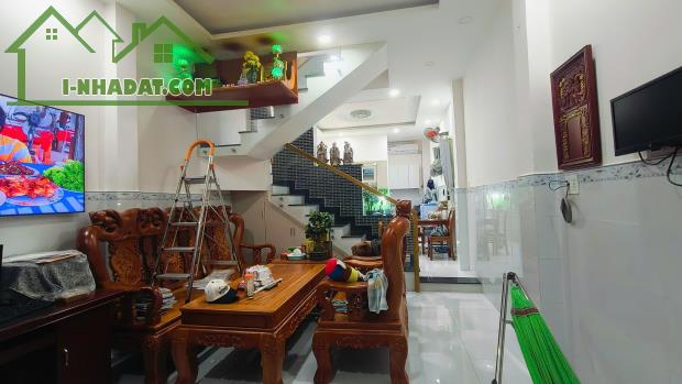 Bán nhà mặt tiền Chợ 339 Đỗ Xuân Hợp Dương Đình Hội 61m2 4T Thủ Đức hơn 6 Tỉ. - 1