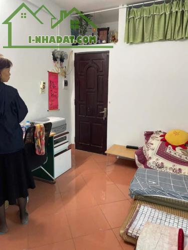 Cho thuê căn hộ TT ngõ 6 Phương Mai 55m2, 2 ngủ, 7 Triệu ở gia đình, nhóm đi làm - 2