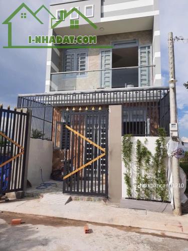 Bán gấp nhà Thái Văn Lung, Bến Nghé, Quận 1. Giá 4,25 tỷ/60m2, hẻm xe hơi