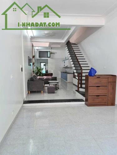 Bán nhà mặt đường Hoàng Văn Thái 3 tầng 70m2 đường to kinh doanh buôn bán sầm uất - 1