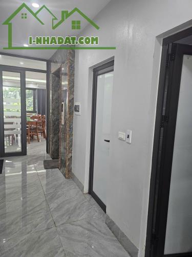 Bán nhà 5 tầng thang máy, mặt phố Bà Triệu, 12 tỷ x 100m2, pháp lý đầy đủ, Liên Bảo, Vĩnh - 1