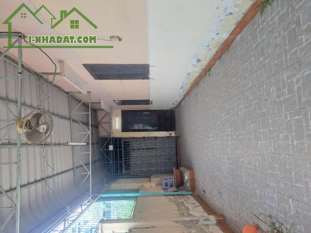 🏠🔥 Bán nhà lô góc 2 mặt tiền thạnh  Lộc 41 quận 12 176m giá tốt 💰6.4 tỷ    + Kết cấu : - 2