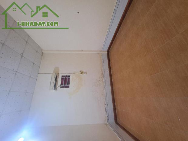 🏠🔥 Bán nhà lô góc 2 mặt tiền thạnh  Lộc 41 quận 12 176m giá tốt 💰6.4 tỷ    + Kết cấu : - 3