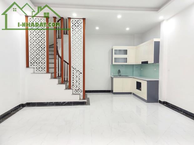 * Bán Nhà đẹp 663 Trương Định DT36/46m2, xây 6 T, 4 ngủ. Giá 8 tỷ