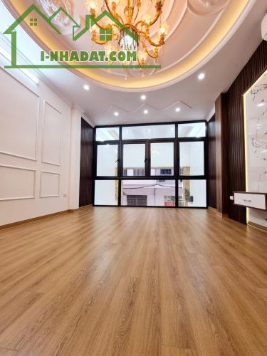 NHÀ MẶT PHỐ GIÁP BÁT KINH DOANH SẦM UẤT 7 TẦNG THANG MÁY 51M2 BÁN GẤP
