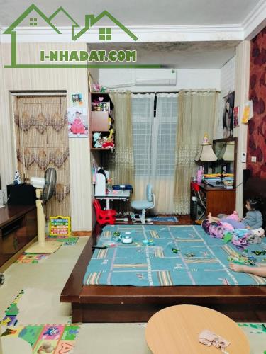 Bán nhà Bạch Mai, 41m2, 4 tầng, mặt tiền 4m, 12.7 tỷ, ô tô tránh, nhà đẹp ở luôn