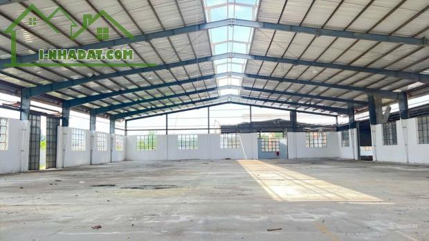 Cho thuê kho xưởng trong KCN Tam Phước, Biên Hòa, 3700m2, giá thuê 3.8$/m2.