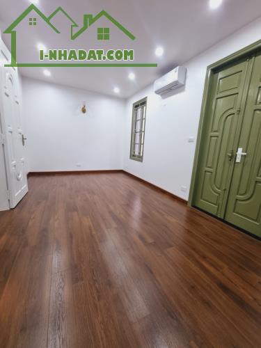 BÁN NHÀ BỒ ĐỀ 80M2, 5 TẦNG, GẦN HỒ, NỞ HẬU, ĐANG VAY NGÂN HÀNG DỄ THƯƠNG LƯỢNG - 1