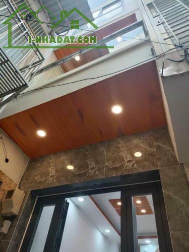 BÁN NHÀ QUẬN 4 GẦN KHÁNH HỘI, 3 LẦU, 13M2, NHỈNH 2 TỶ