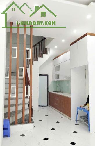 Hơn 6 tỷ nhà chia lô ô tô đỗ phố Quang Tiến, hàng xóm Vinhomes Smart City 36m2x5T. LH 0989 - 1