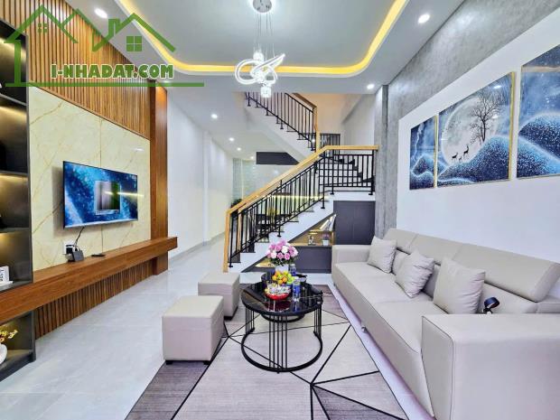 Nhà 3 tầng kiệt Tôn Đản 5m . Vừa mới xây full nội thất xịn xò . Giá : 3tỷ250 thương lượng