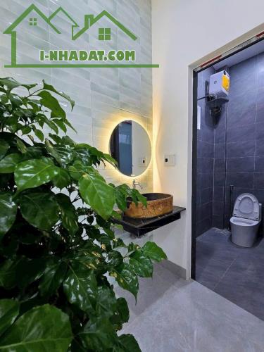 Nhà 3 tầng kiệt Tôn Đản 5m . Vừa mới xây full nội thất xịn xò . Giá : 3tỷ250 thương lượng - 3