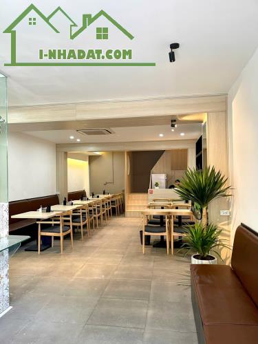 Sang nhượng MBKD Phố Thái Hà 240m2, 330 Triệu, thuê 40 Triệu/tháng 3 tầng x 80m2 - 2