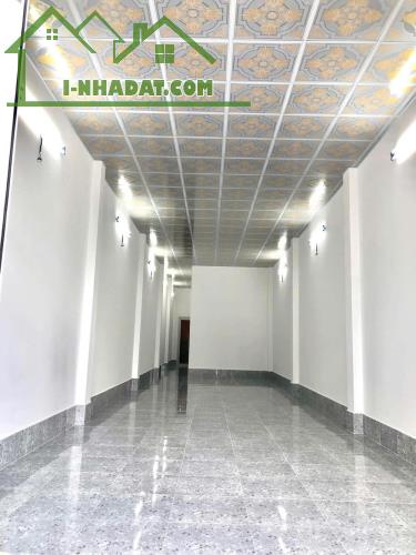 Cho thuê nhà mặt phố Trần Duy Hưng, hè rộng ô tô đỗ ngày đêm DT: 75m2 x 4T giá cạnh tranh - 1