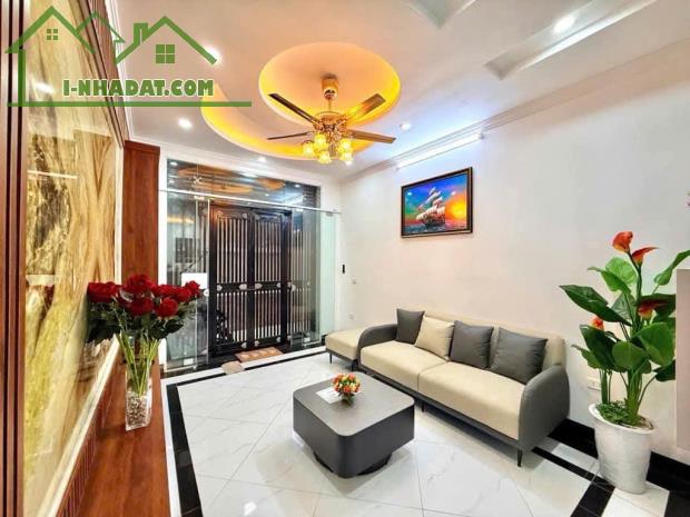 HIẾM - NGỌC THỤY - NHỈNH 6 TỶ - 52 M NHÀ ĐẸP GẦN CHỢ, CÔNG VIÊN, VIỆT PHÁP, GẦN Ô TÔ - 2