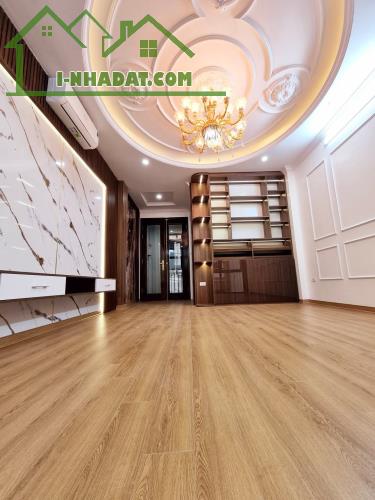 Bán nhà mặt ngõ 12 Đào Tấn, Ba Đình, 7 tầng, thang máy, gara 2 ô tô, 46m, 12.95 tỷ