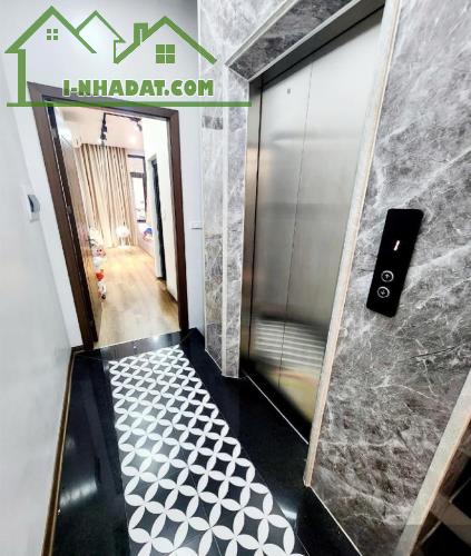 Bán nhà Trung tâm Q. Hai Bà Trưng  Dt 57m2/ 5 Tầng/ MT 4,1M/ - 5