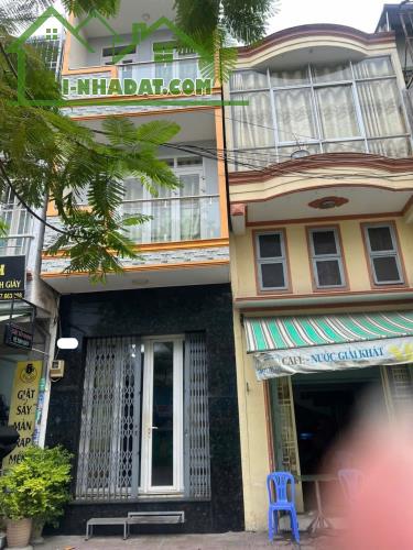 Bán gấp nhà MTNB 8m Lạc Long Quân, P.3, Q.11. - 3