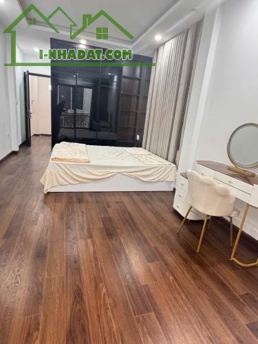 🏡5 tỷ x ô tô đỗ cửa Hà cầu bà triệu Hà đông Sổ vuông đét, giao dịch luôn + Mặt tiền: 3.6m - 2