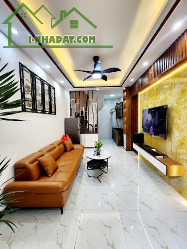 Bán nhà NGUYỄN TRÃI -  NẮNG MỚI NGẬP TRÀN - 31M2 - 5.9 TỶ - 1