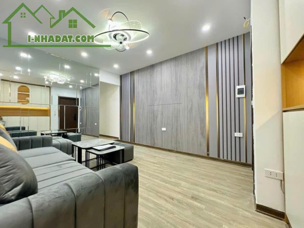 Chính chủ bán căn hộ tập thể tầng 3 C8 Kim Liên, 60m. 2 ngủ, 1Vs Phố Lương Đình Của - - 2