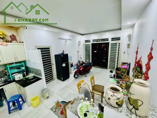 HẺM XE TÀI TRÁNH - ĐƯỜNG LŨY BÁN BÍCH - TÂN PHÚ - KINH DOANH TỐT - 40M2 - CHỈ HƠN 3 TỶ - 2