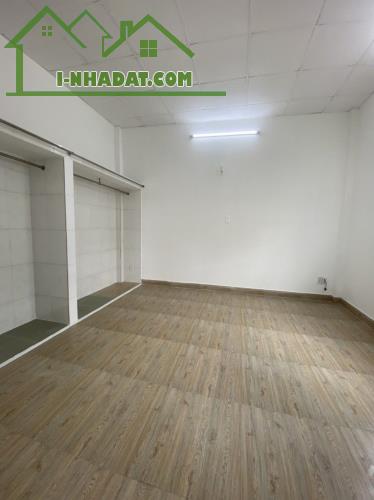 SÁT QUẬN 1, 44M2 (4x11) - 3 TẦNG BTCT - 4 PHÒNG NGỦ SÂN THƯỢNG - GIÁ CHỈ 4 TỎI - 4