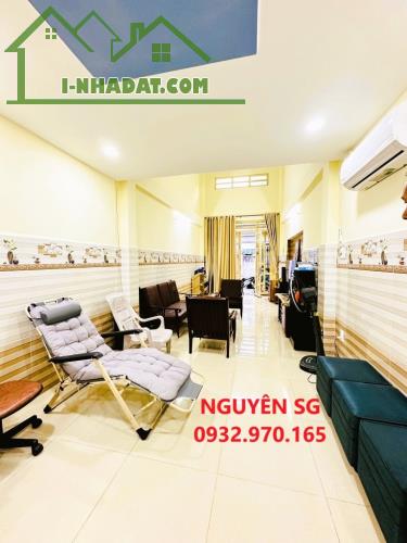 HIẾM - NHÀ ĐẸP 3 TẦNG - DT 70 M2 - HẺM XE HƠI 4M THÔNG, THOÁNG THÍCH QUẢNG ĐỨC, PHÚ NHUẬN. - 1