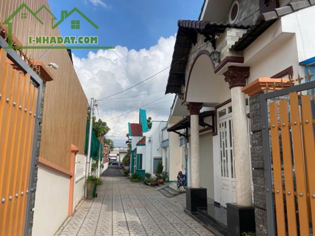 CHỦ GỞI BÁN NHÀ MÁI THÁI DT: 117M (NGANG 9M) NGAY CẦU MỚI HOÁ AN. GIÁ CHỈ 2,6 TỶ - 2