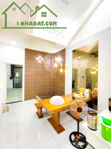 Mặt Tiền Kinh Doanh 3 Tầng 126m2_4.5x28m Vị trí đẹp Gần Ngã 4 Thủ Đức Hiệp Phú Thủ Đức - 4