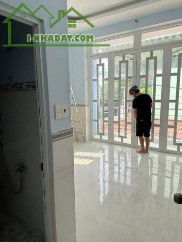 Nhà cần bán gấp ngay trung tâm Tân Phú, kinh doanh tốt.