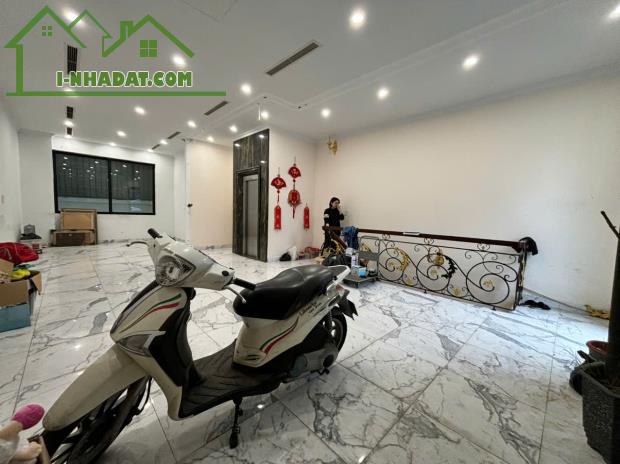 Cho thuê Liền kề Vinhomes Green Bay 120m 4 tầng 1 hầm thang máy 0903409888 - 2