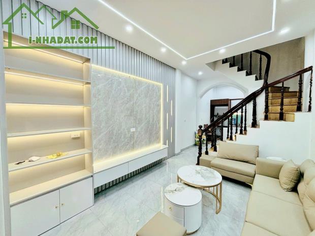Bán gấp nhà mới Đường Láng 5 tầng 33m2 cách 40m ra đường ôtô tránh, ngõ thông ở + cho thuê - 2