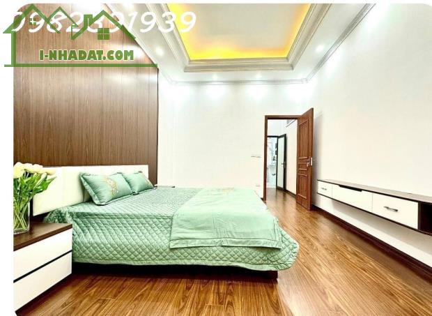 Nhà đẹp 73 Nguyễn Trãi - 5m ra ô tô - 5,45 tỷ