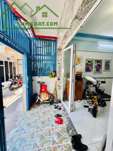 🔥 NHÀ ĐẸP SÁT QUẬN 10 – 1 ĐỜI CHỦ CẦN BÁN GẤP, GIÁ TỐT  Cơ hội sở hữu nhà đẹp ngay