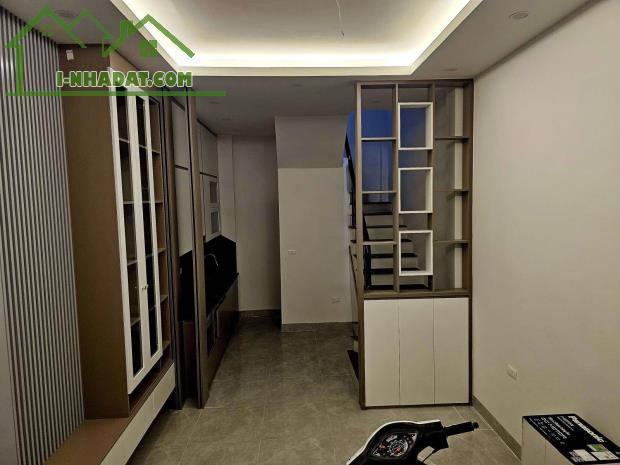Nhà phố Dương Quảng hàm DT 34m, 5 T, 9,5 tỷ càu giấy.