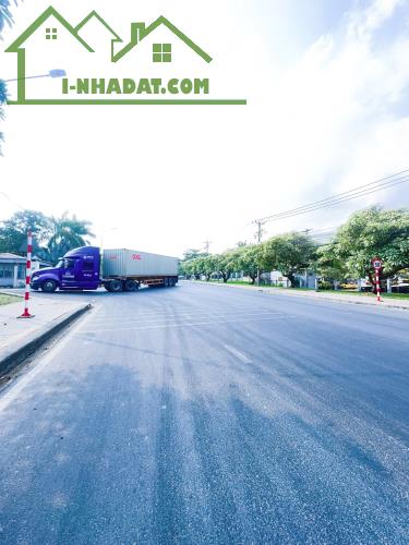 Cho thuê nhà xưởng trong KCN Long Thành, Đồng Nai, 3000m2, giá 4$/m2/tháng.