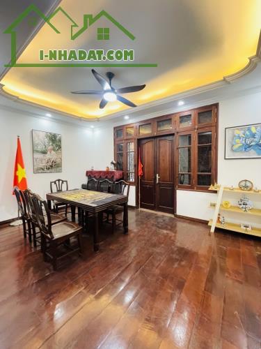 Mặt Tiền Rộng - Ngõ 3 Gác - Nội Thất, Thiết Kế Đẹp, phố Trương Định, dt: 56m,mt: 5,2m,5 tầ