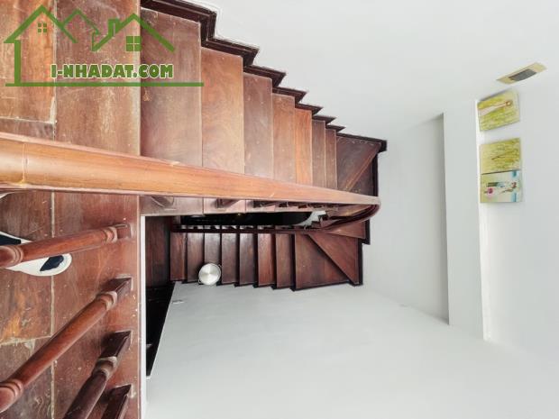 Mặt Tiền Rộng - Ngõ 3 Gác - Nội Thất, Thiết Kế Đẹp, phố Trương Định, dt: 56m,mt: 5,2m,5 tầ - 2