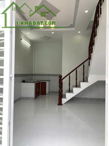 BÁN NHÀ GIÁ RẺ NGAY ẤP CẦU XÂY LONG TRẠCH, DT 4 X 7.5, GIÁ 850TR, SHR, SANG TÊN CC NGAY - 2