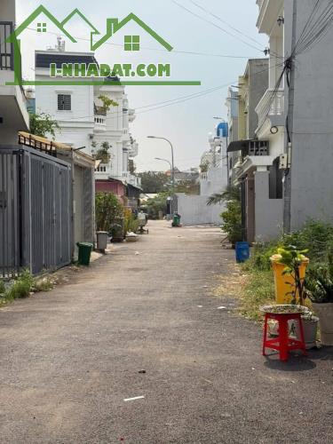 bán nhà ngay cổng sau công ty bon chen - 2