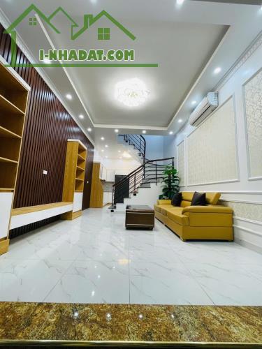 SIÊU PHẨM GẦN PHỐ - NHÀ CỰC ĐẸP -  TẶNG NỘI FUL NỘI THẤT - NGÕ RỘNG - GẦN Ô TÔ