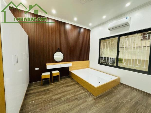 SIÊU PHẨM GẦN PHỐ - NHÀ CỰC ĐẸP -  TẶNG NỘI FUL NỘI THẤT - NGÕ RỘNG - GẦN Ô TÔ - 2