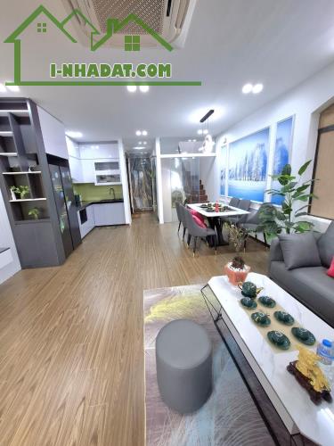 Bán nhà Phố Yên Lạc - HBT. Phân lô, gara ô tô, 69m giá 21.8 tỷ - 2