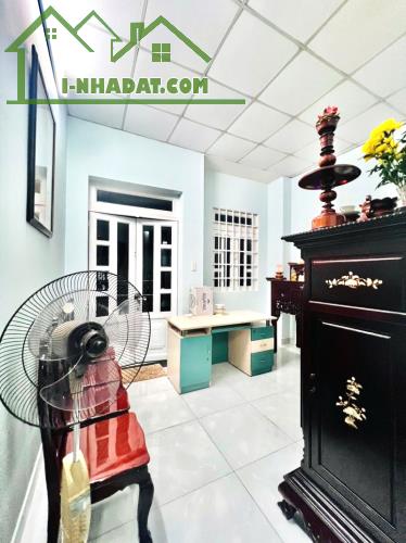 Bán Gấp Nhà 2 Tầng Hẻm Xe Hơi 67m2_4*17 Chỉ 5.3 tỷ 3PN Gần Vincom Lê Văn Việt Tăng Nhơn - 3