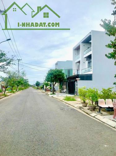 🏡 Lô đất siêu đẹp, đường rộng 5.5m, giá tốt nhất khu vực!  📍 Vị trí: Đường Banban 12,