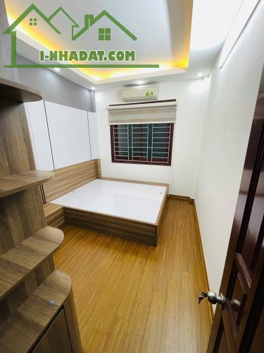 Bán nhà Tam Trinh, 36m2, nhỉnh 5 tỷ, 4 ngủ, ngõ nông vài bước ra ô tô, full đồ ở luôn. - 1